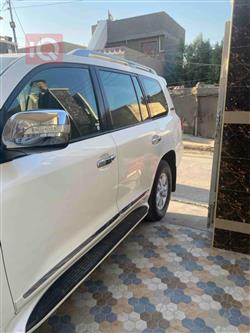 تۆیۆتا لاند کروزەر